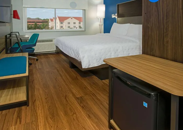 Tru By Hilton Airport Hotel