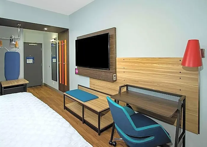 Tru By Hilton Airport Hotel